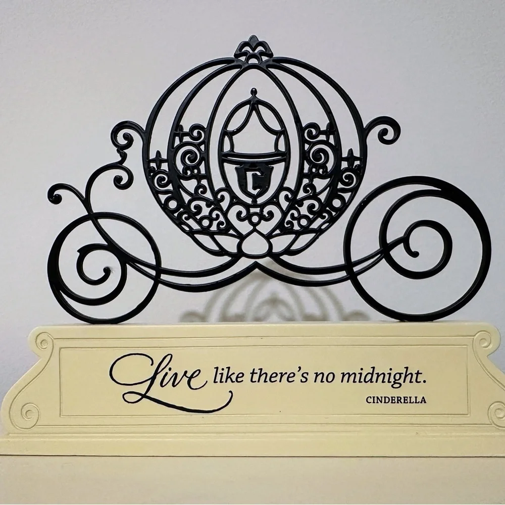 Hallmark Disney Cinderella Carriage Decor - Picture 1 of 4